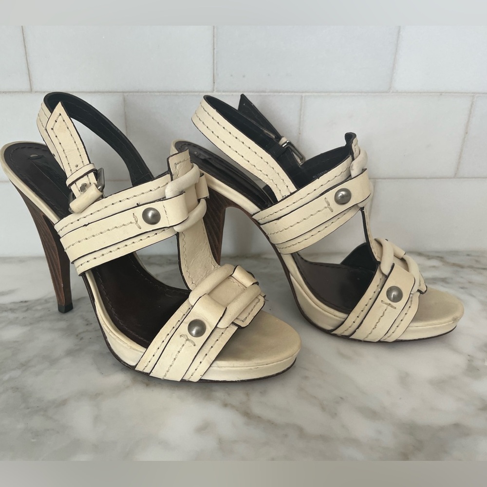 BCBGMaxAzria | Learher Buckle Sandals | Size 8.5 | Pristine shape! :)